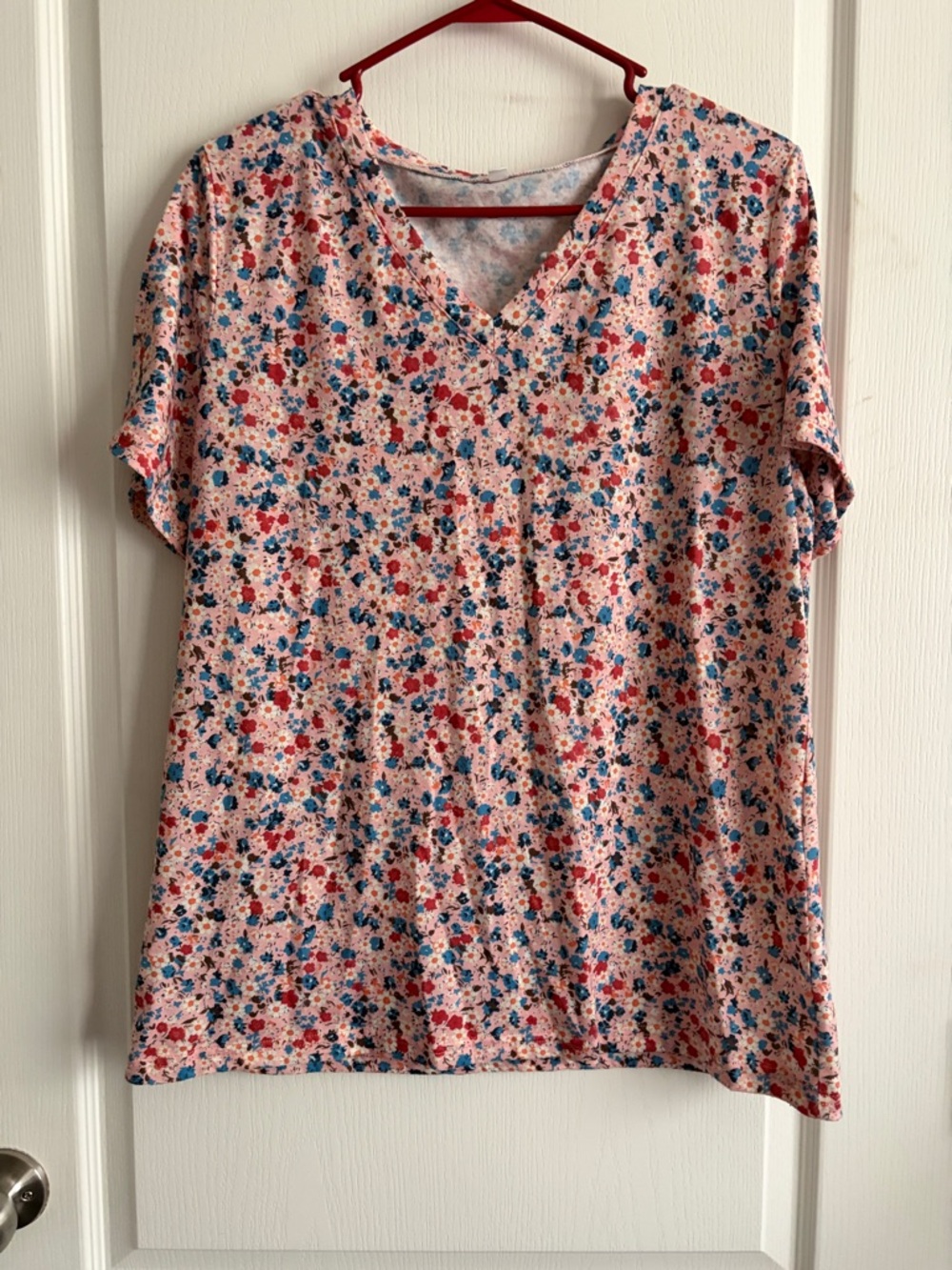 Floral V-Neck Short Sleeve Top in Light Pink